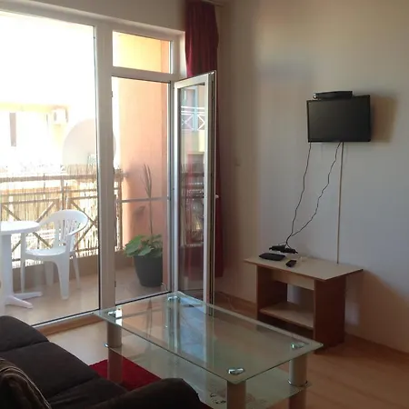 Апартамент Sunny Day 6 2 Chambres